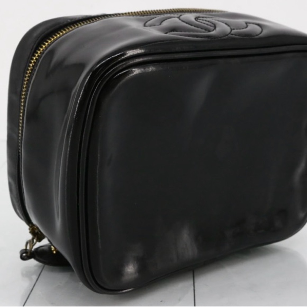 Chanel Vintage Black Patent Vanity Case + Box - Picture 5 of 16